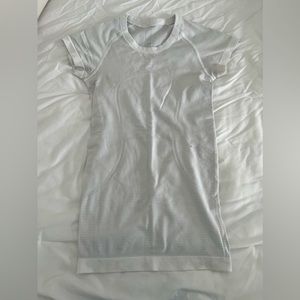 White Lululemon swiftly tech